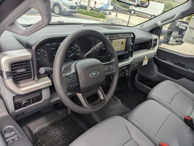 New 2026 Oxford White Ford F-250® XL image 25