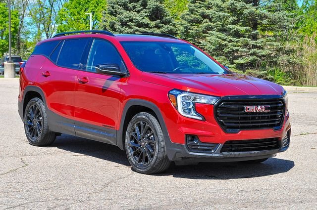 Used 2023 Red GMC SLT image 1