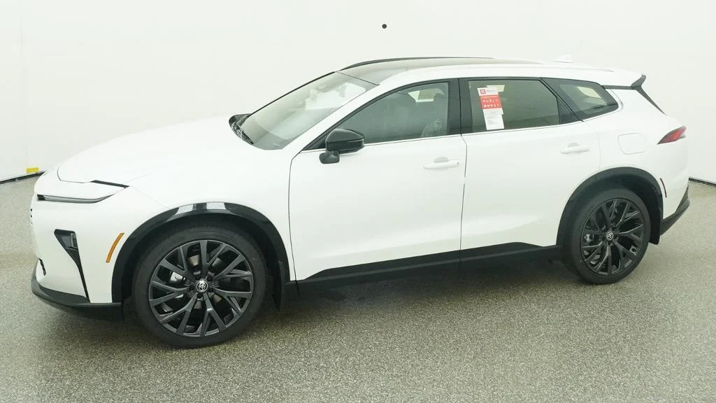 New 2026 Oxygen White Toyota Limited image 5