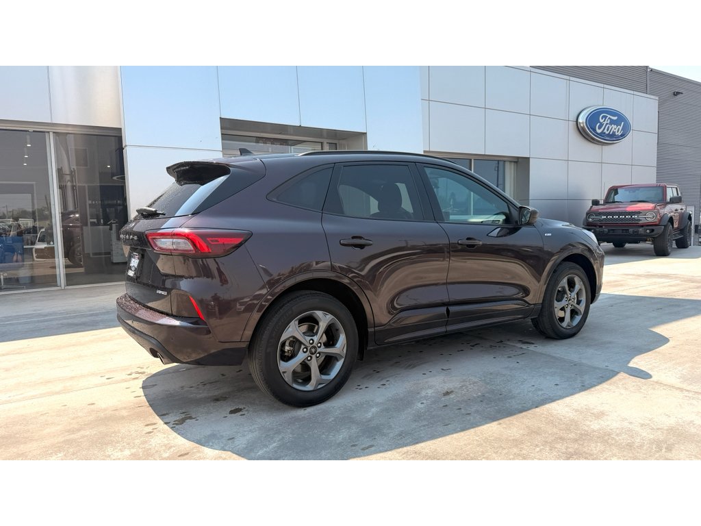 Used 2023 Red Ford ST-Line image 6