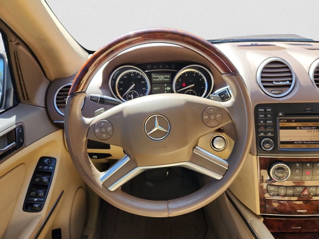 Used 2010 Beige Mercedes-Benz GL 550 image 12