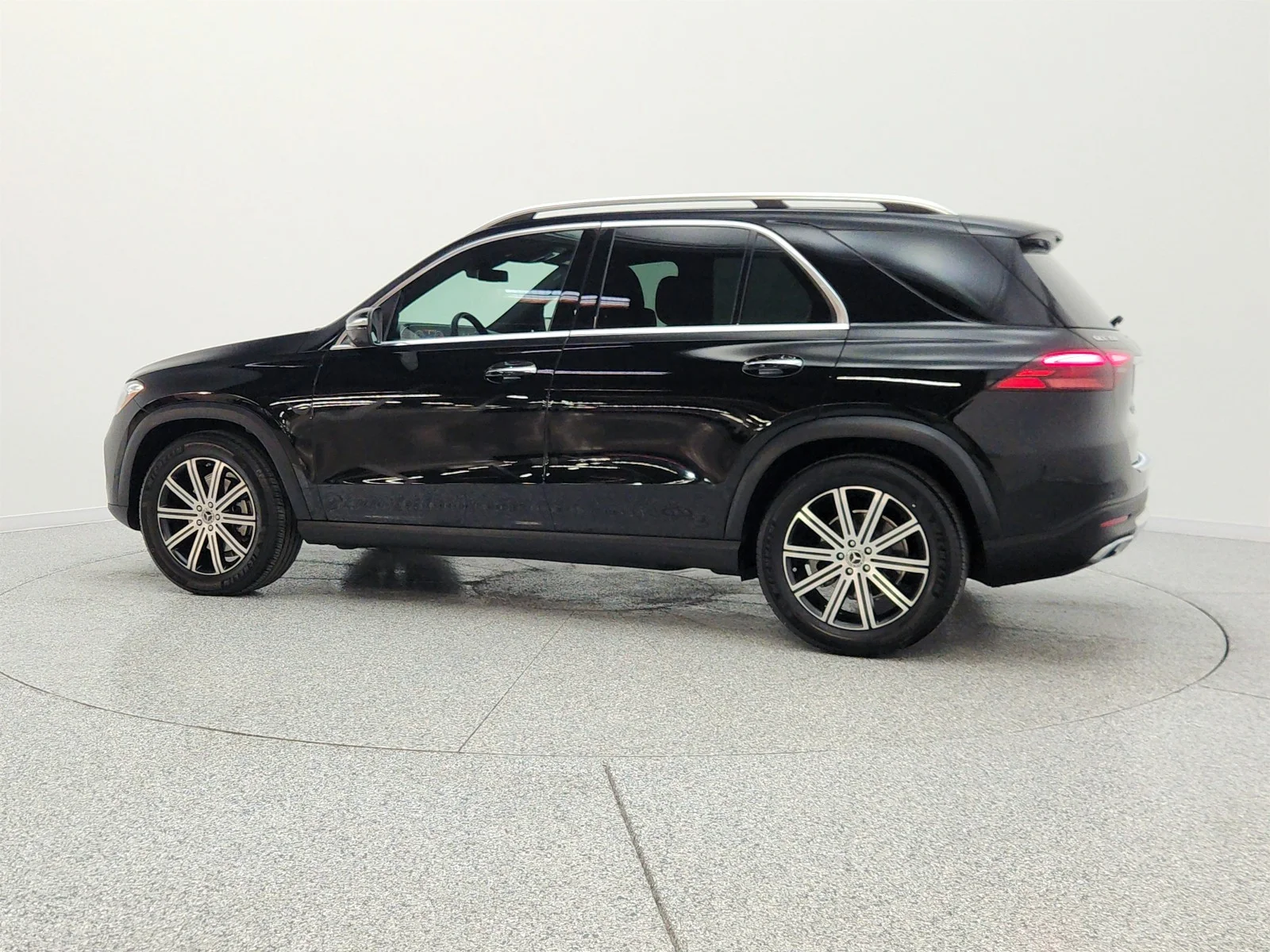 Certified Used 2024 Black Mercedes-Benz GLE 350 4MATIC® SUV image 8