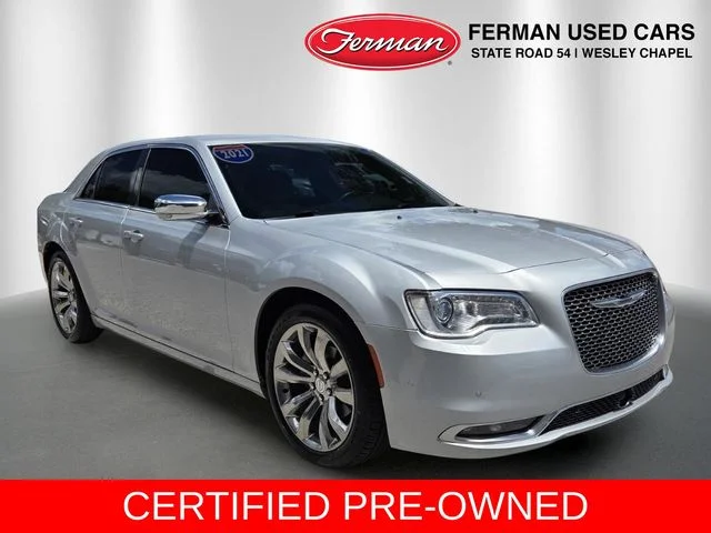2021 Chrysler 300 Touring L's photo