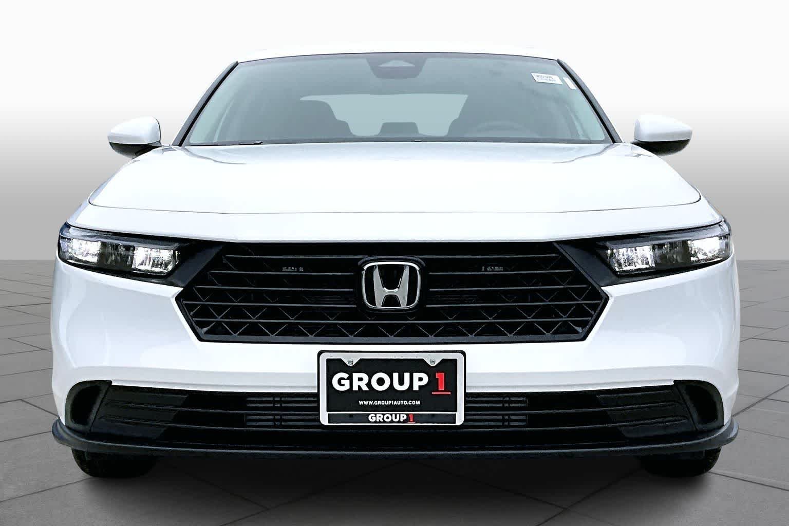 New 2026 Platinum White Pearl Honda LX image 3