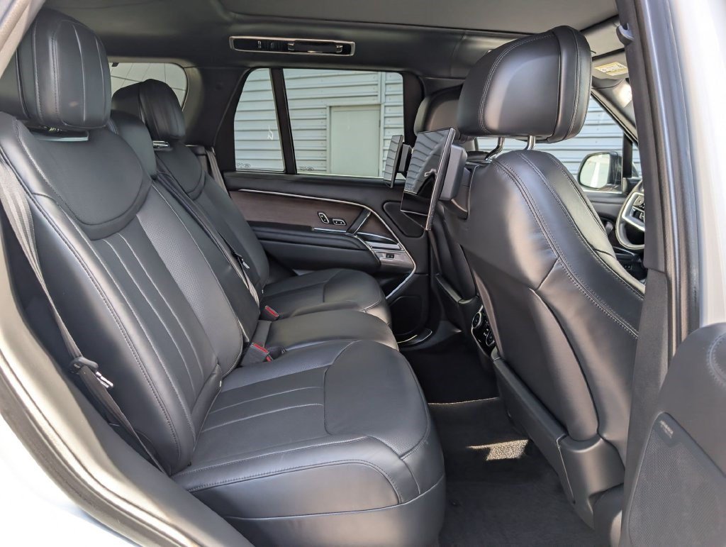 Used 2023 Fuji White Land Rover Autobiography image 29
