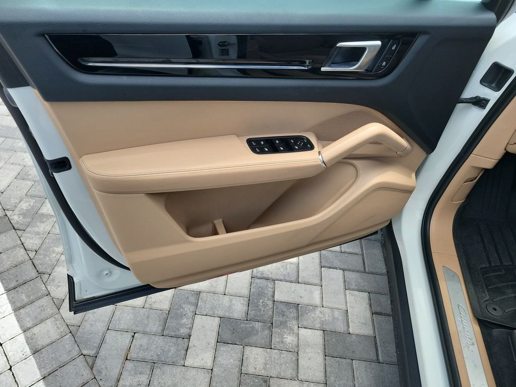 Used 2022 White Porsche Base image 23