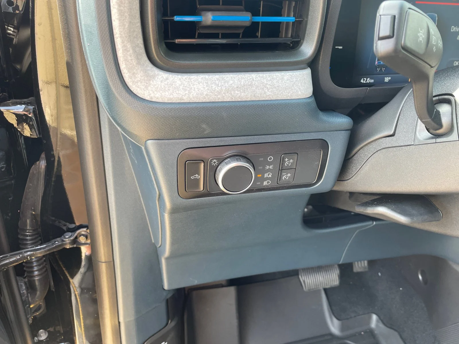 New 2026 Shadow Black Ford XLT image 15