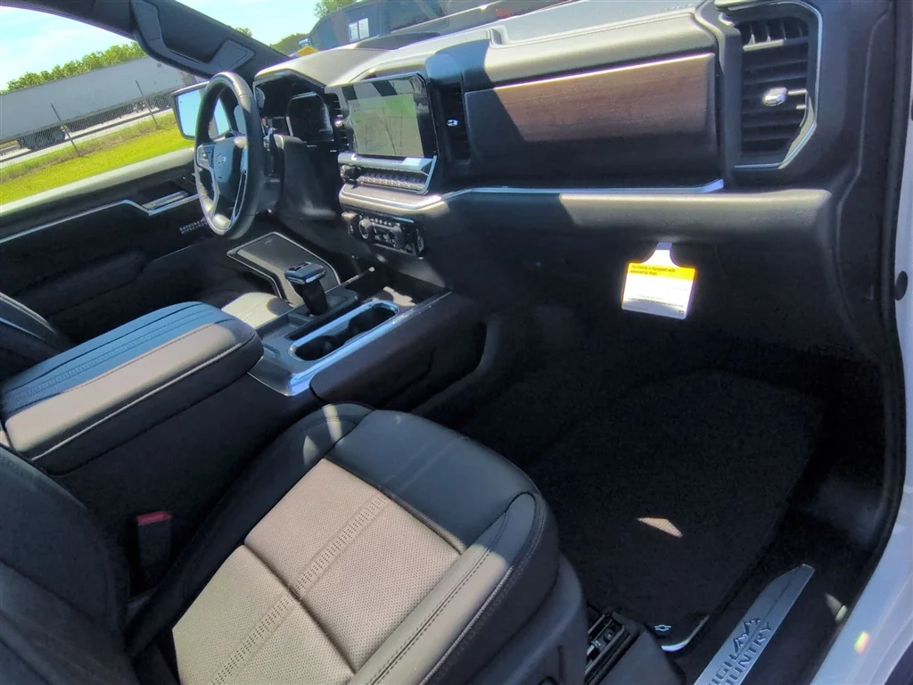 Used 2026 White Sands Chevrolet High Country image 30