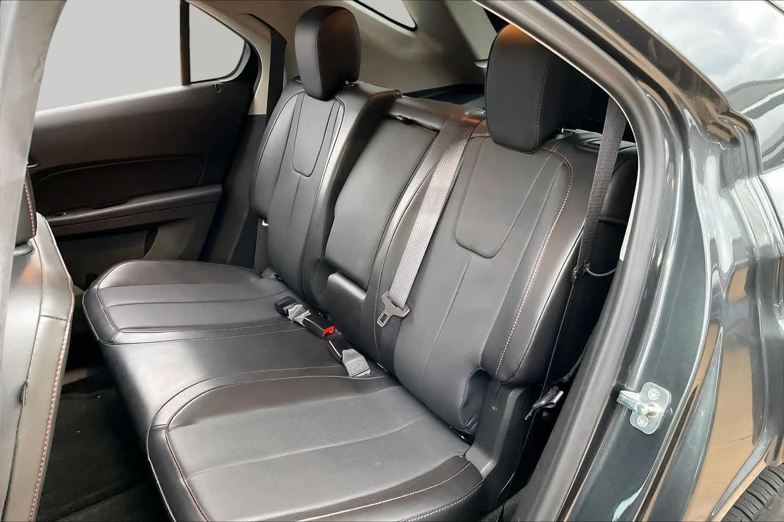Used 2017 Nightfall Gray Metallic Chevrolet Premier image 19