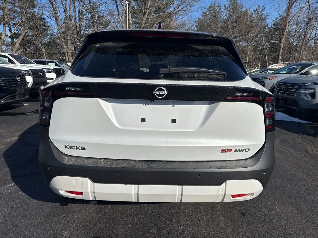 New 2026 Aspen White TriCoat / Super Black Two-tone Nissan SR image 6