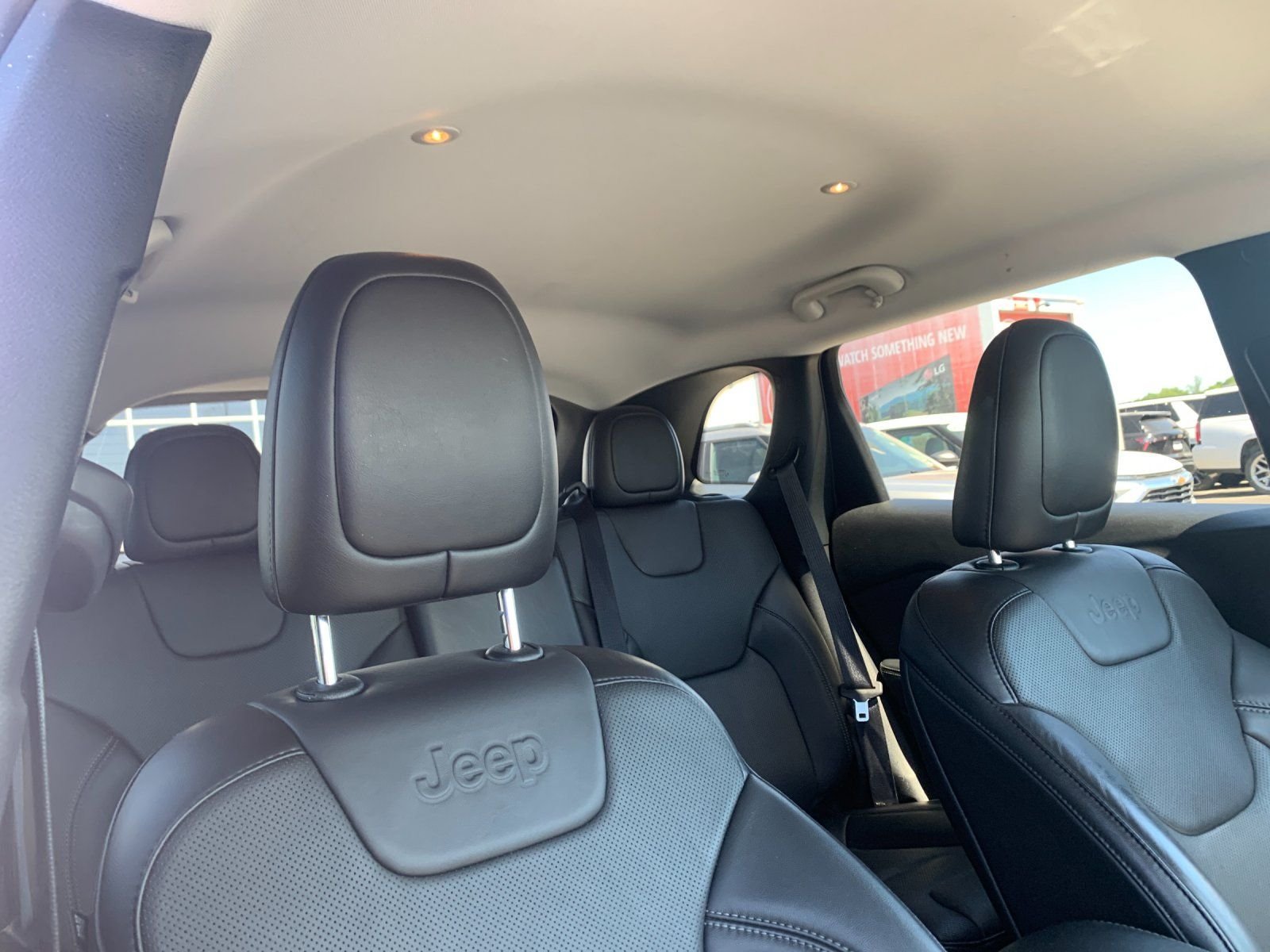 Used 2021 Red Jeep Latitude Lux image 18