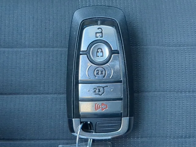 Used 2025 Gray Ford ST-Line image 36