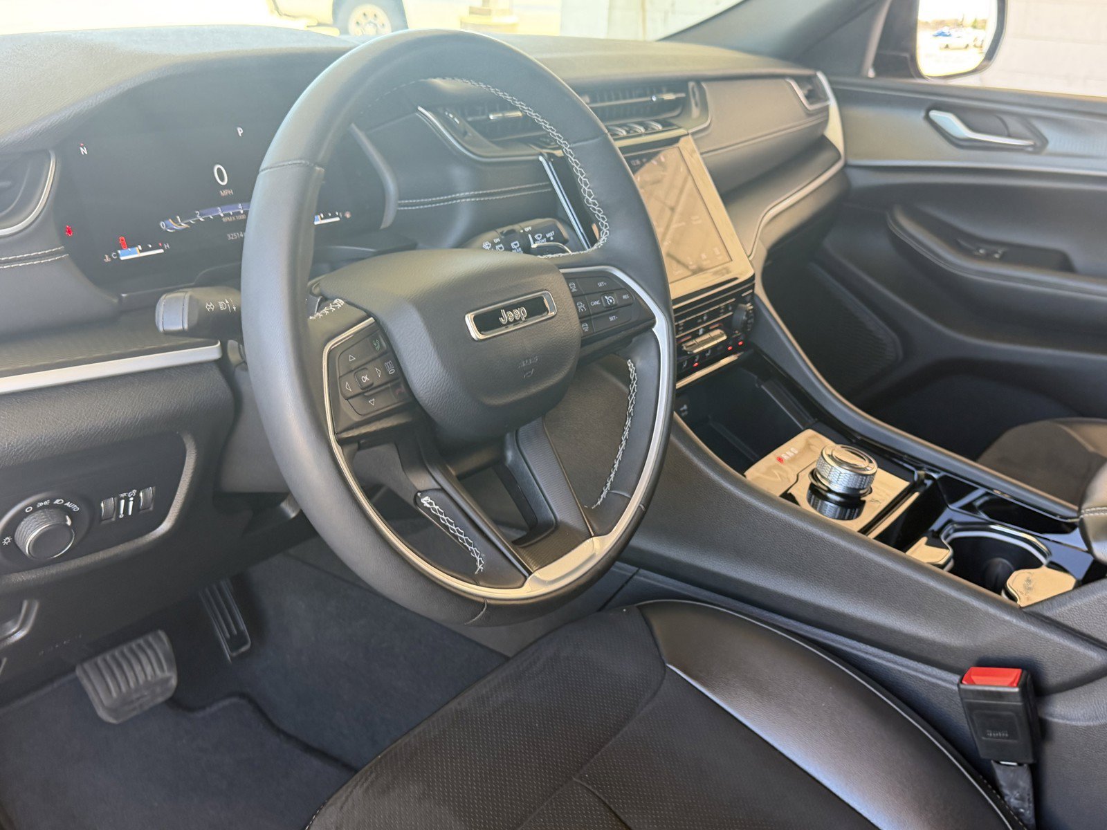 Used 2023 Baltic Gray Metallic Clearcoat Jeep Altitude image 20