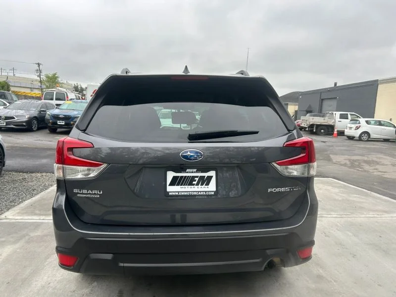Used 2022 Gray Subaru Premium Sport Utility 4D image 7