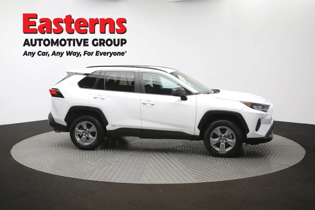 Used 2022 White Toyota LE image 47