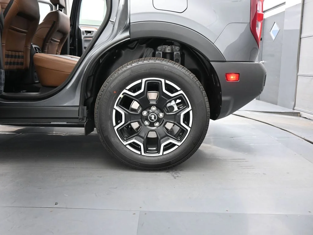 New 2025 Carbonized Gray Metallic Ford Outer Banks image 26