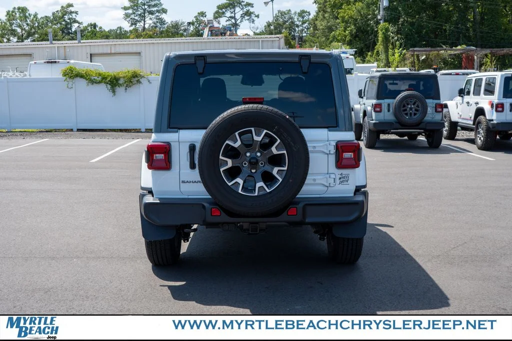 New 2026 Bright White Clear-Coat Exterior Paint Jeep Sahara image 5