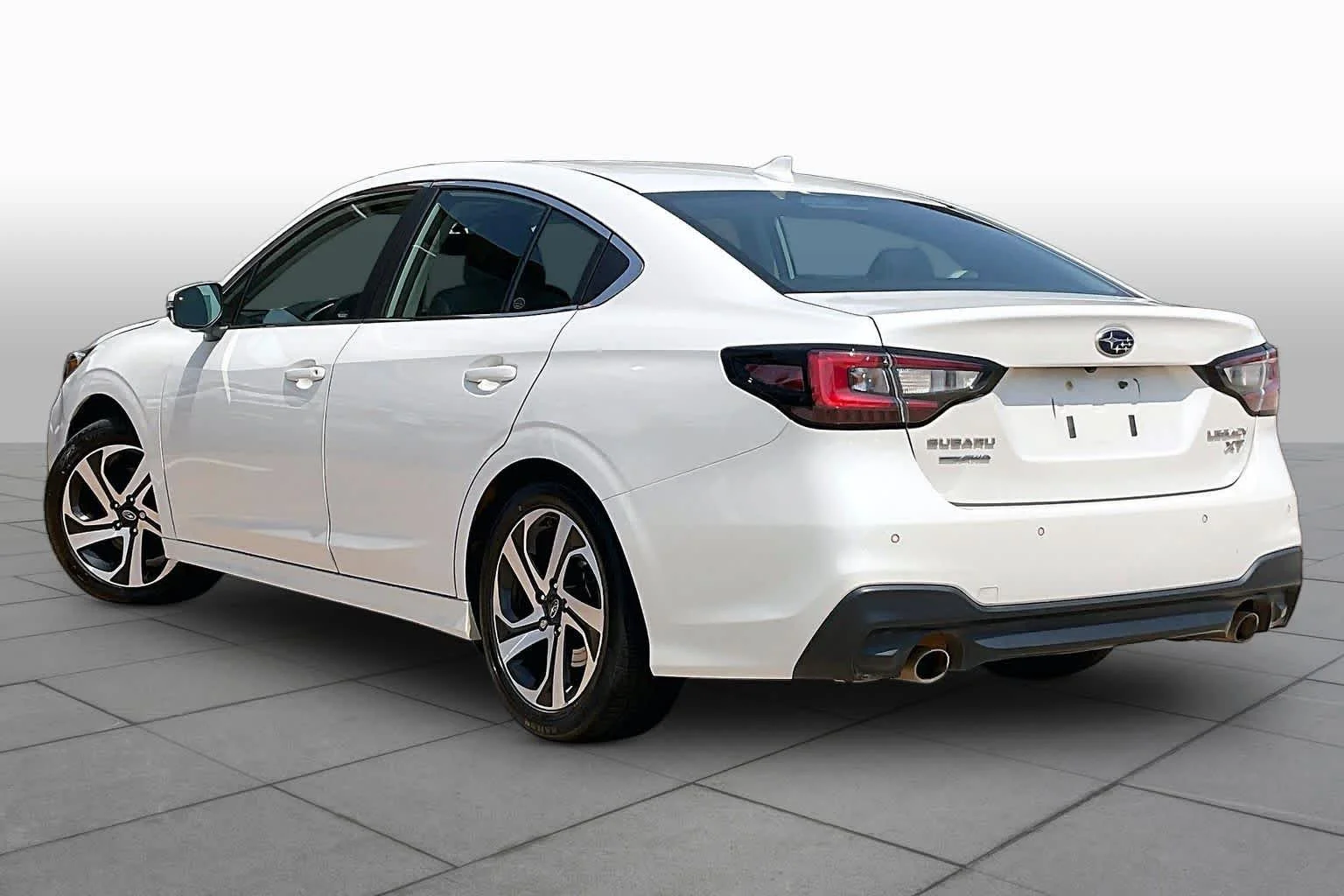 Used 2022 Crystal White Pearl Subaru Limited XT image 11