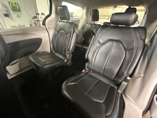 Used 2023 Granite Crystal Metallic Clearcoat Chrysler Touring L image 24