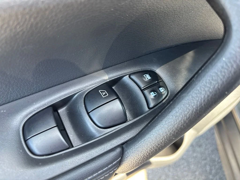 Used 2019 Gray Nissan SV image 17