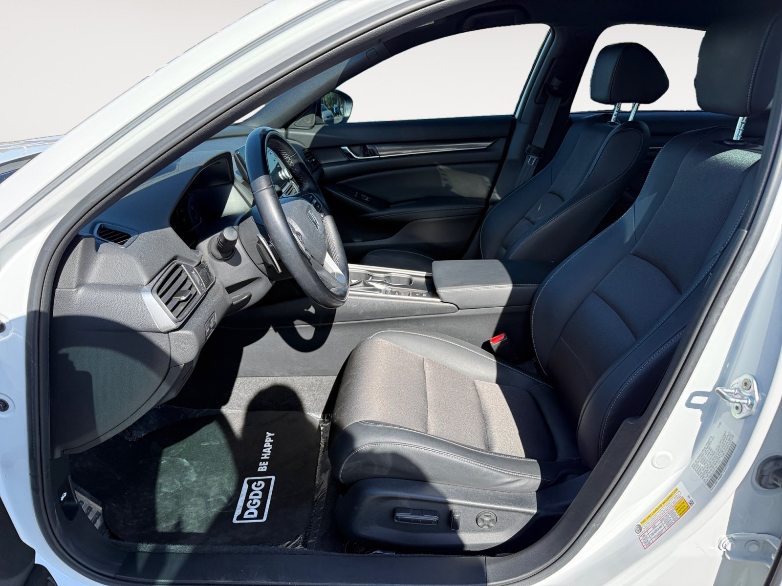 Used 2022 Platinum White Honda Sport image 10