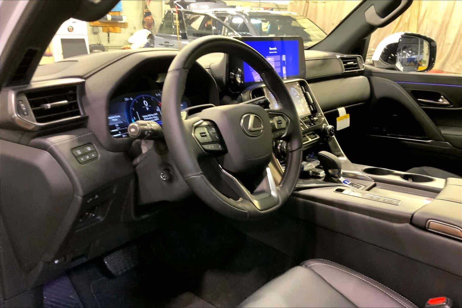 2026 Lexus LX 700h Luxury - Photo 8