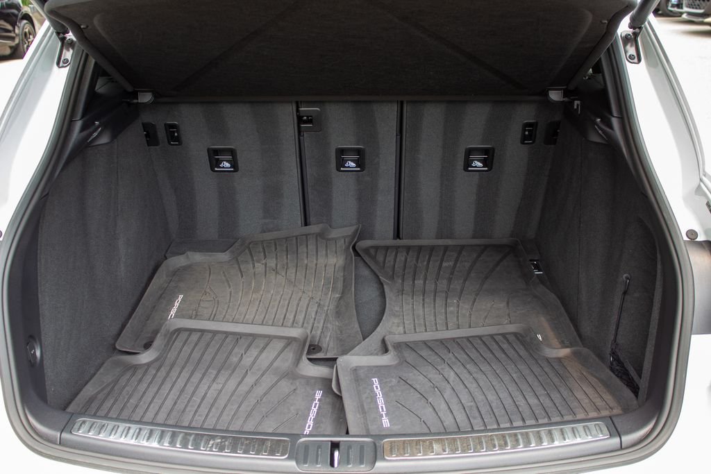 Used 2025 White Porsche Base image 23