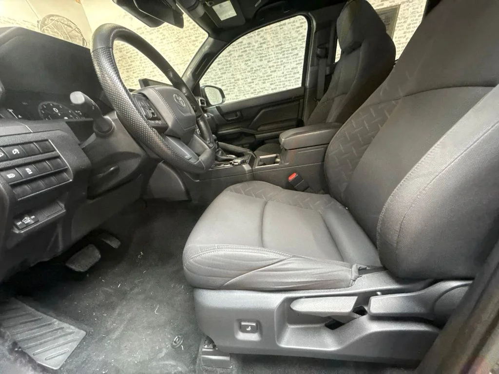 Used 2025 Underground Toyota SR5 image 20
