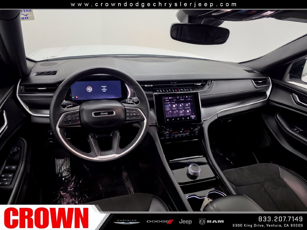 Used 2023 White Jeep Altitude image 15
