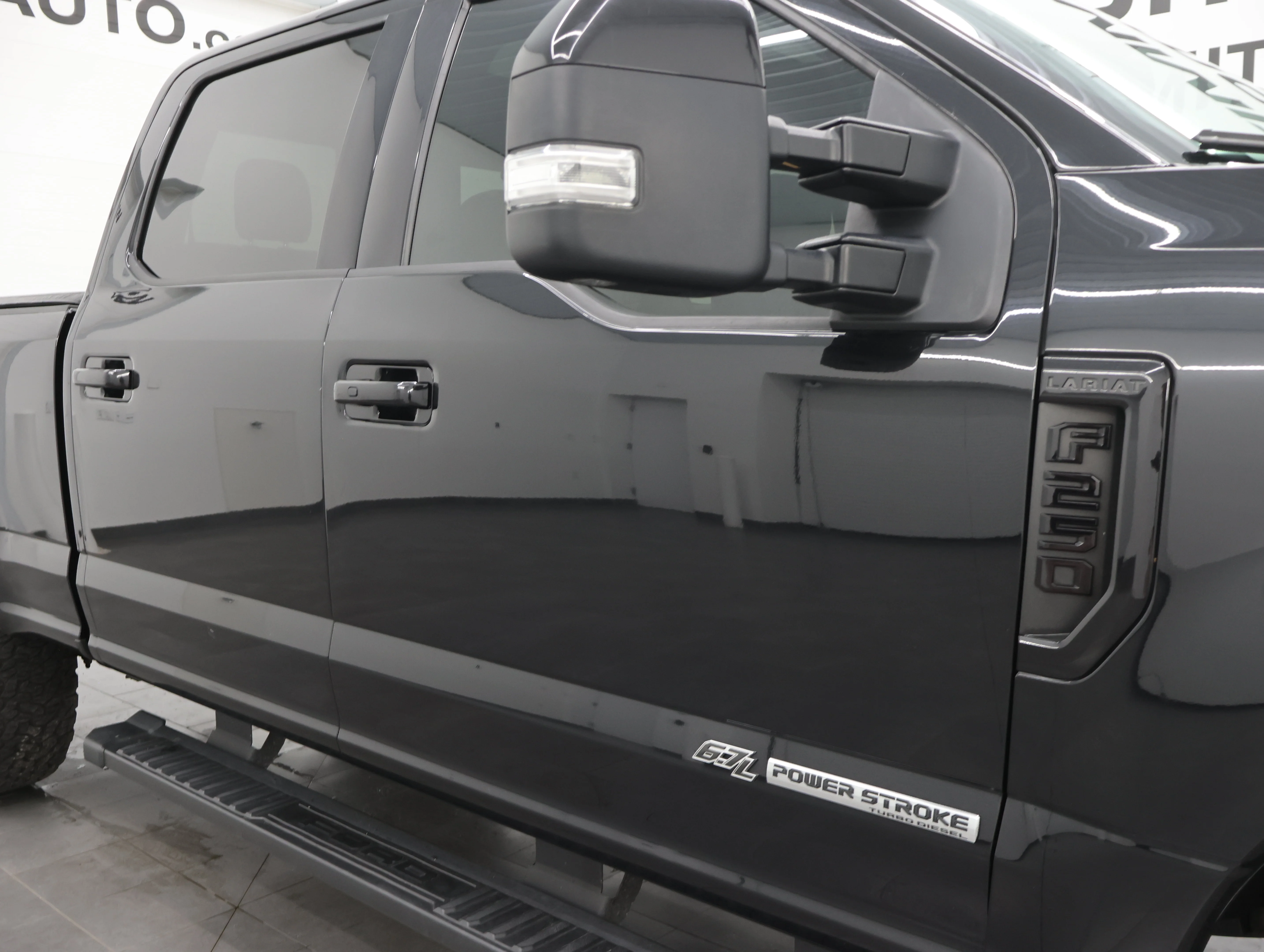 Used 2022 Agate Black Metallic Ford Lariat image 25
