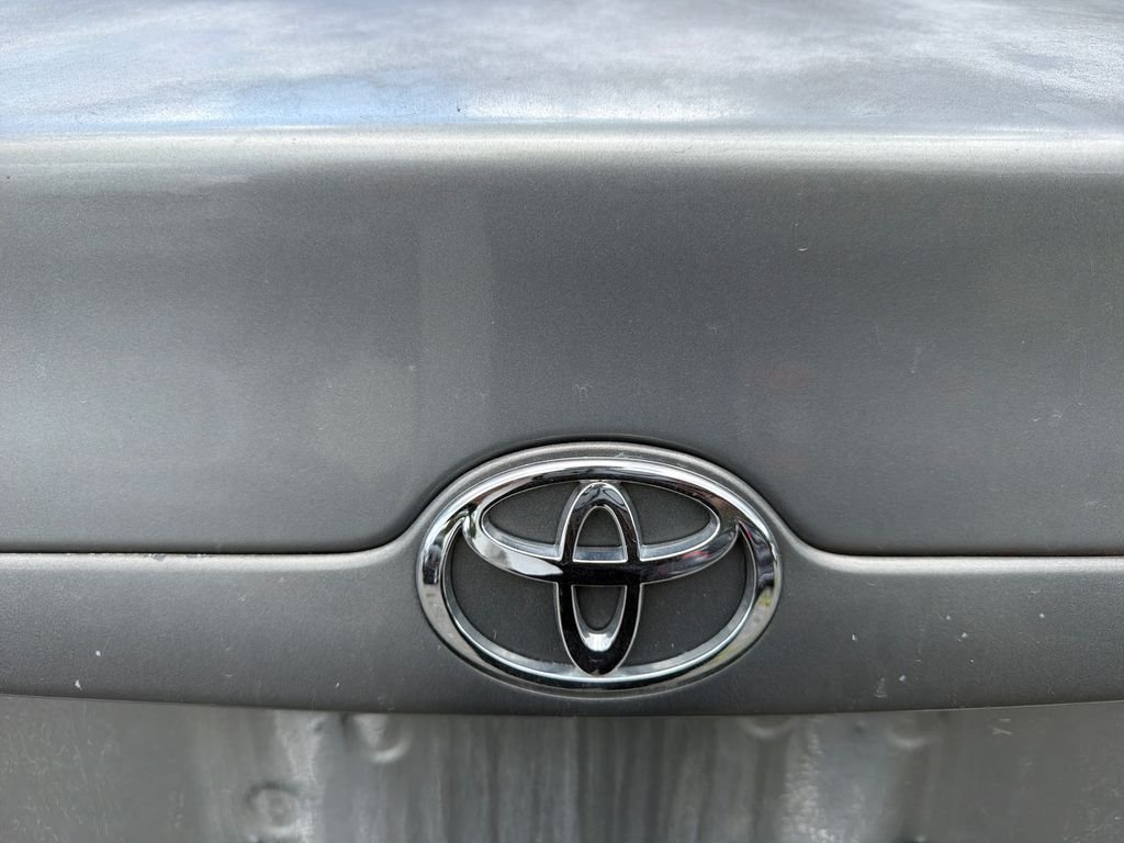 Used 2003 Silver Toyota  image 17