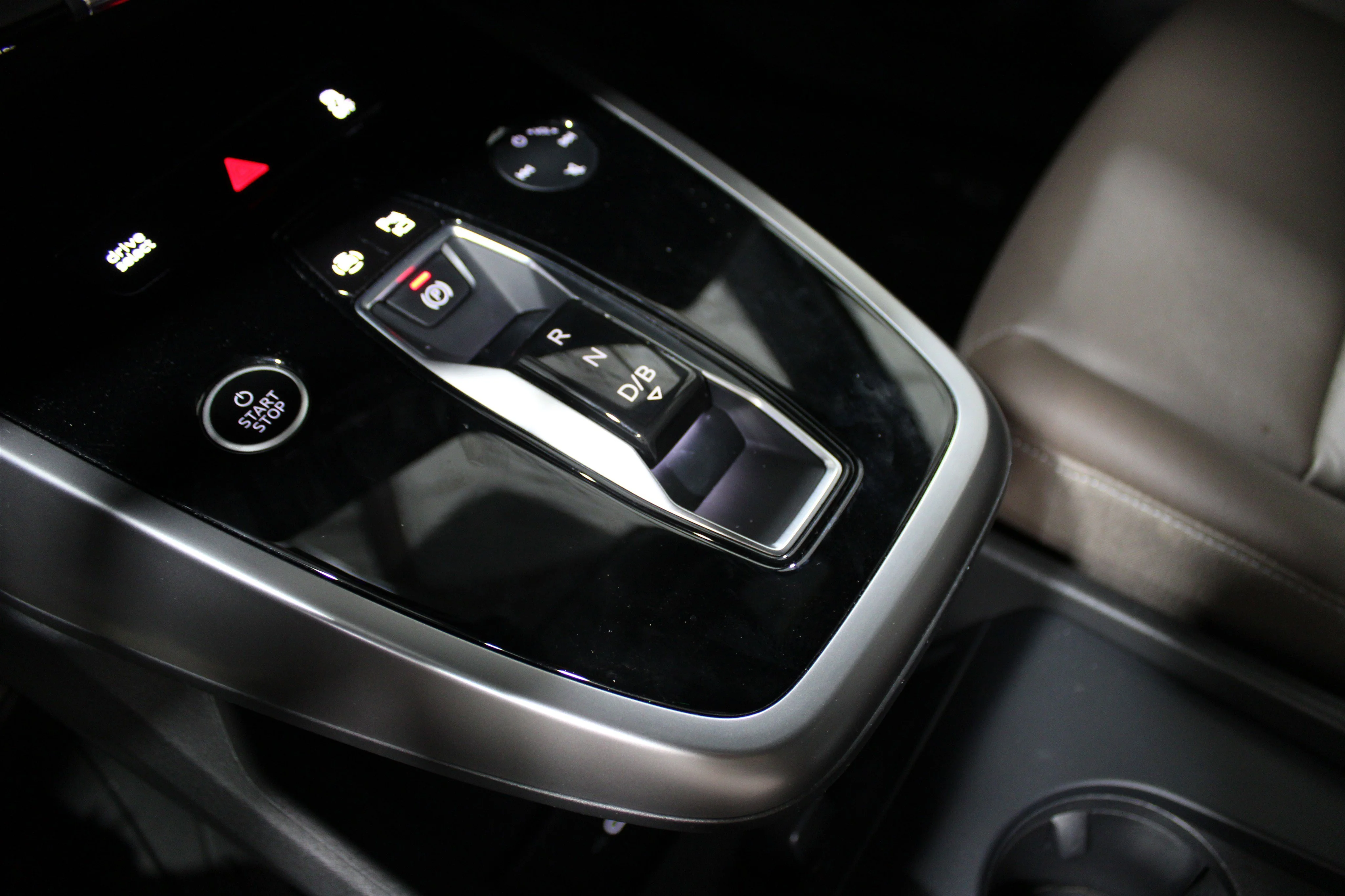 2023 Audi Q4 e-tron Premium - Photo 17