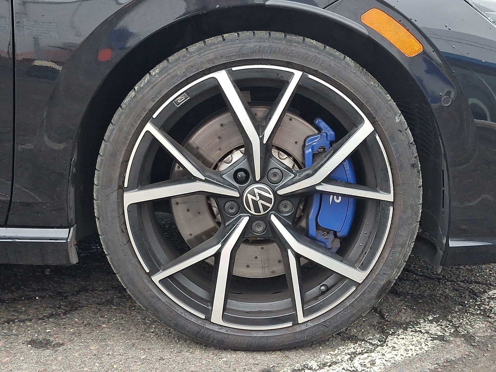 Used 2024  Volkswagen  image 8