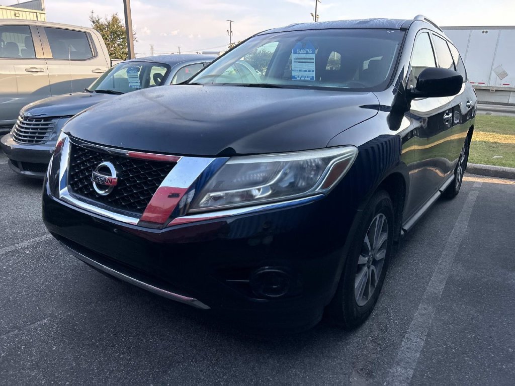 Used 2014 Super Black Nissan SV image 5