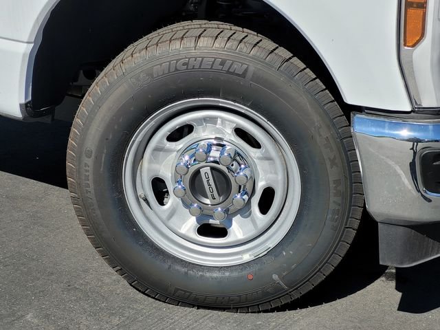 New 2026 Oxford White Ford F-250® XL image 34