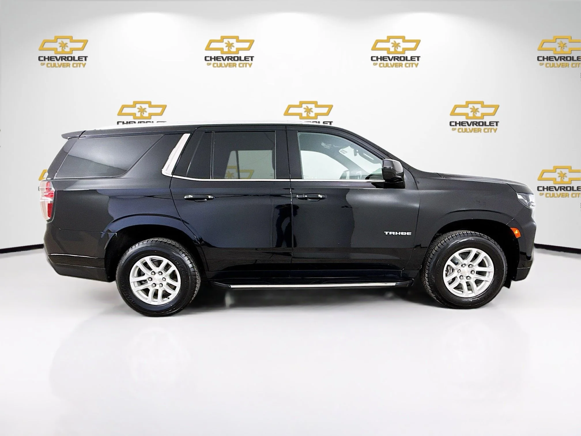 Used 2023 Sterling Gray Metallic Chevrolet LT image 9