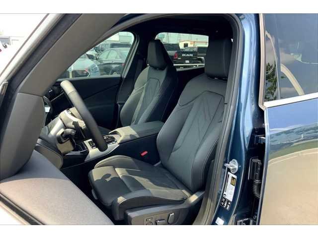 2025 BMW X3 30 - Photo 9