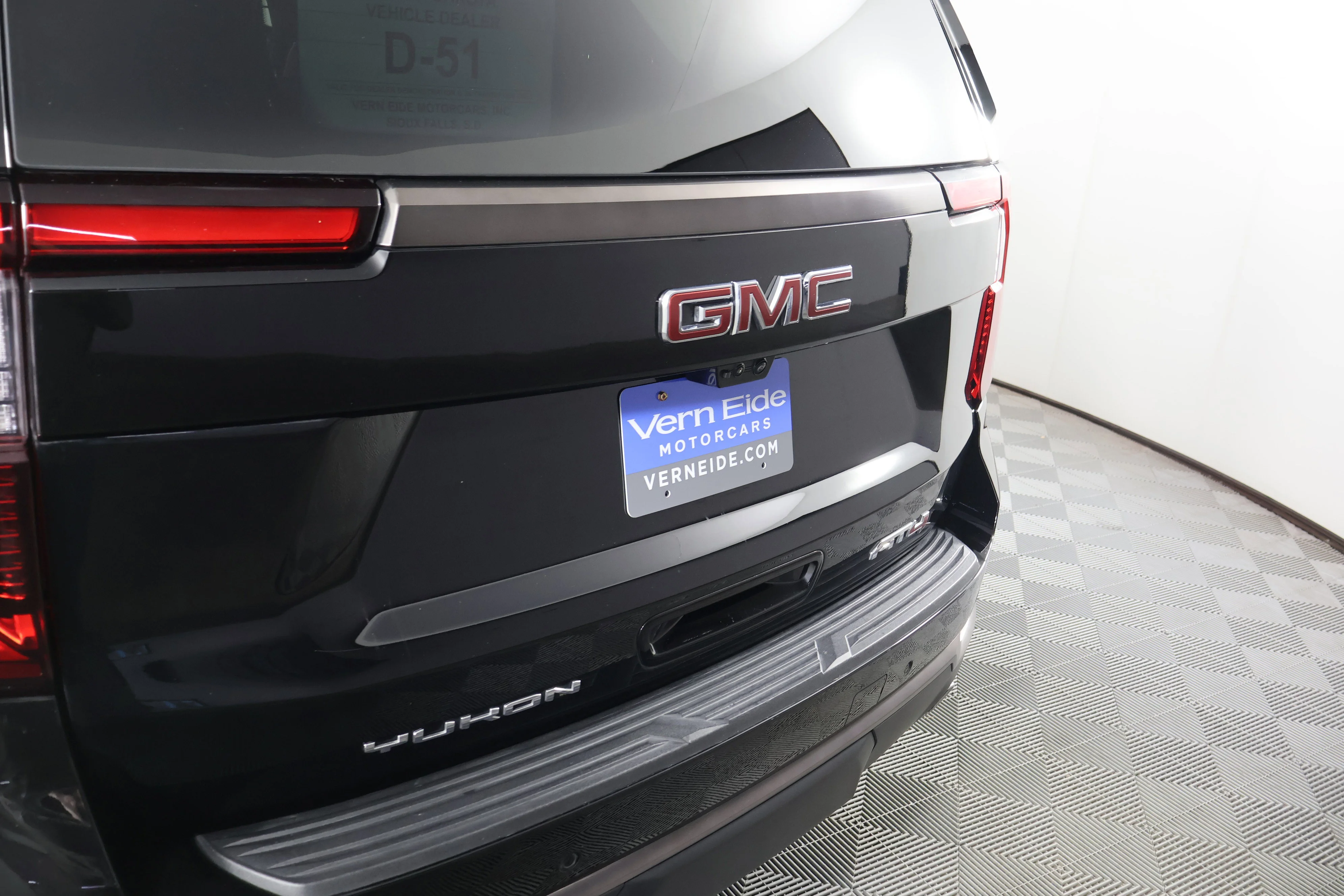 2025 GMC Yukon AT4 Ultimate - Photo 15