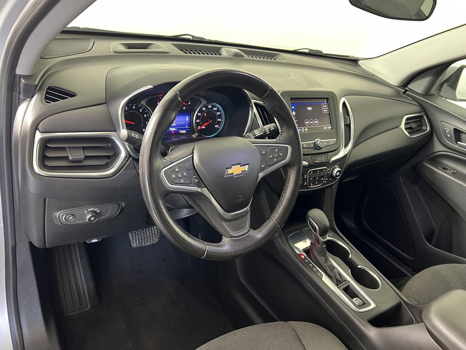 Used 2022 Silver Ice Metallic Chevrolet LT image 5