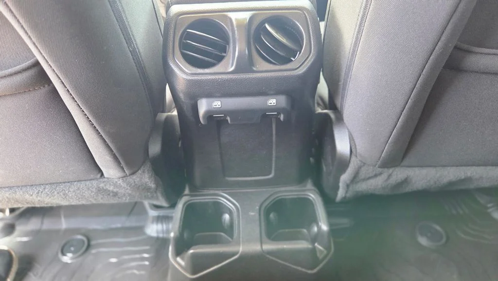 Used 2022 White Jeep Unlimited Willys image 29
