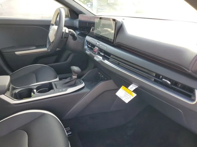 2025 Kia K4 GT-Line Turbo - Photo 31