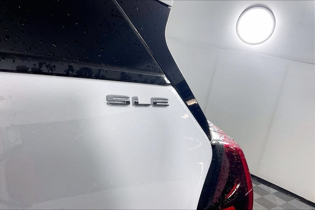 Certified Used 2023 SUMMIT WHITE GMC SLE image 3