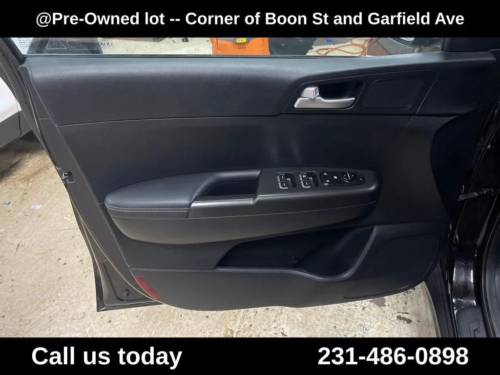 Used 2017 Red Kia LX image 15