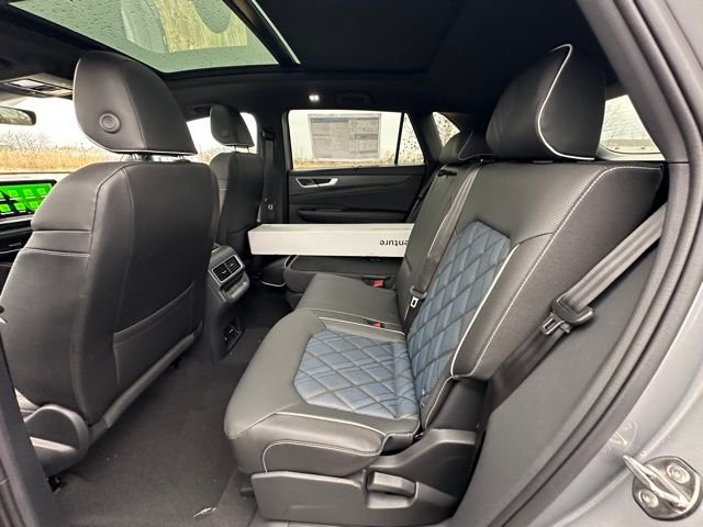New 2026 Silver Mist Metallic Volkswagen 2.0T SEL Premium R-Line image 32