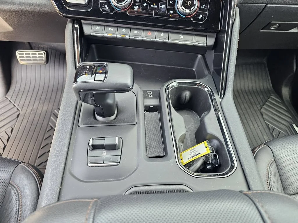 Used 2025 Sterling Metallic GMC AT4 image 26
