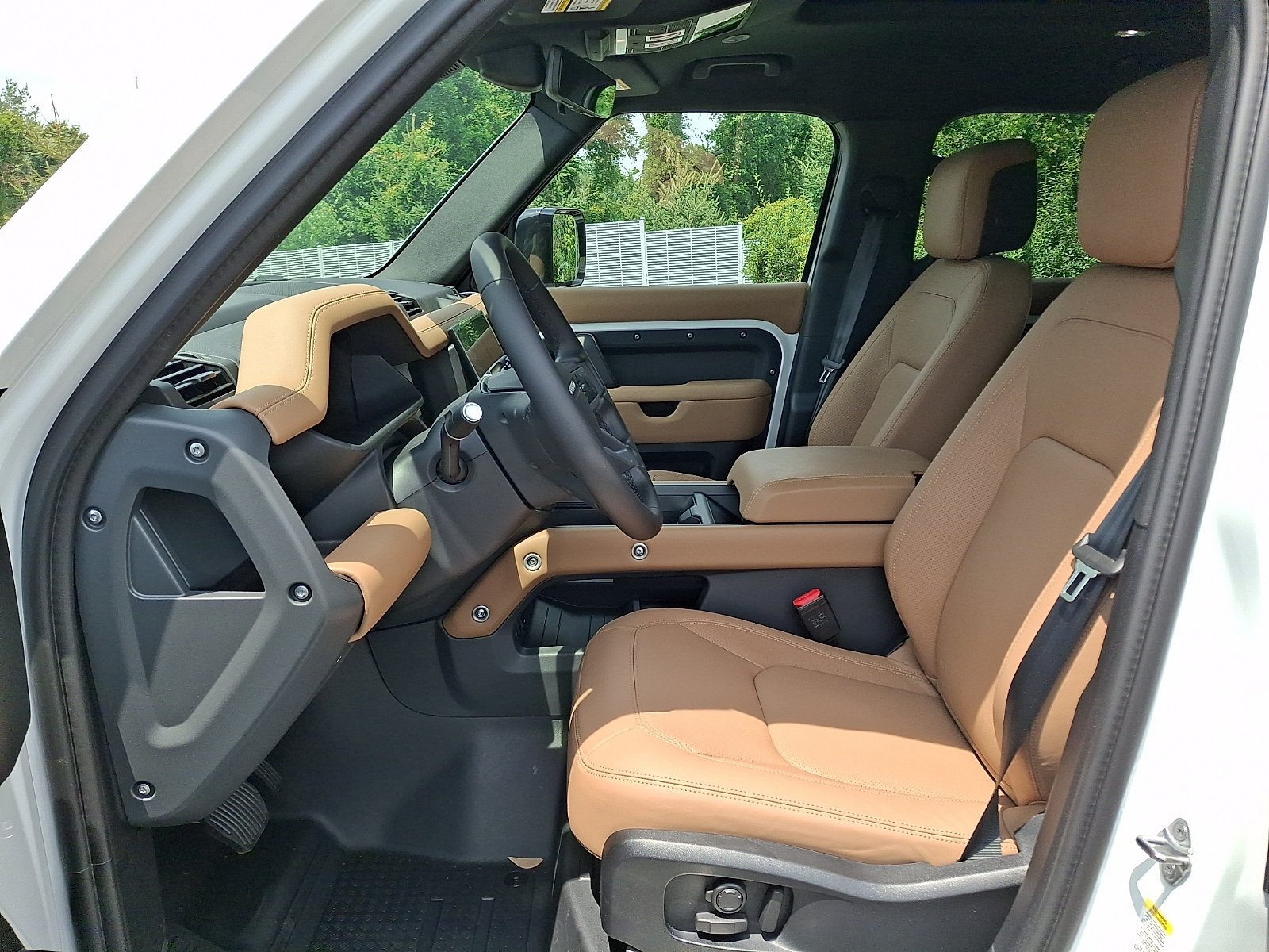 New 2026 Fuji White LAND ROVER X-Dynamic SE image 9