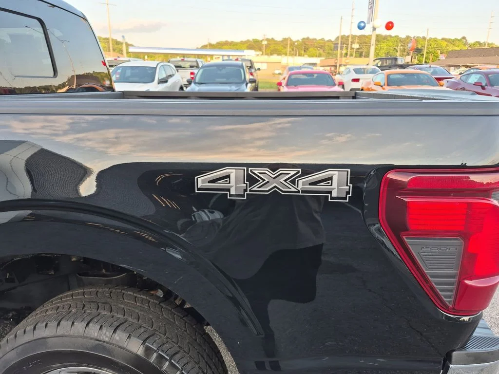 Used 2024 Black Metallic Ford XLT image 9