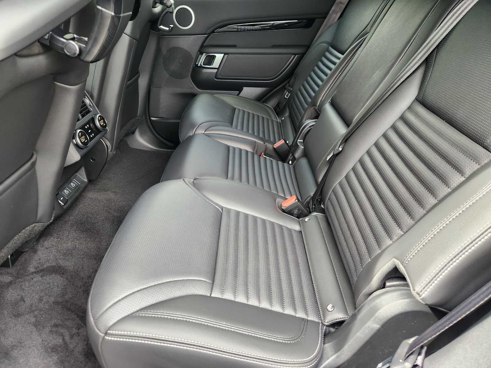 New 2026 Eiger Grey Land Rover S image 31