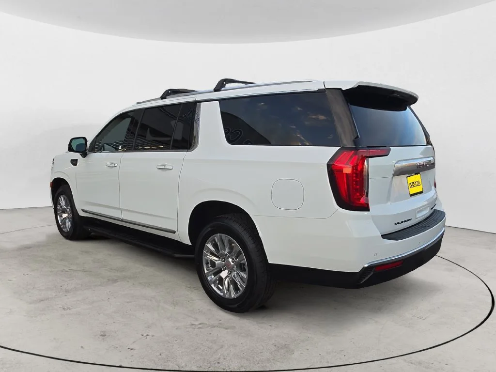 Used 2024 Summit White GMC Denali image 11