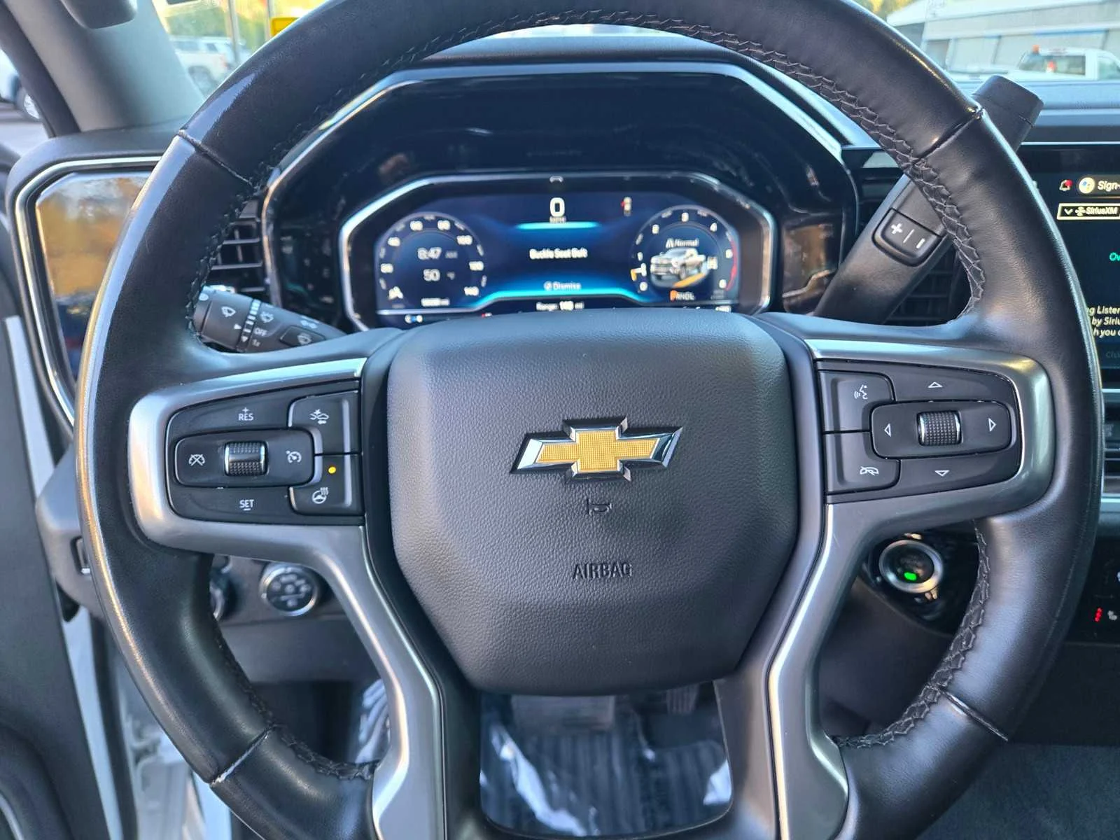 Used 2025 Summit White Chevrolet LT image 28